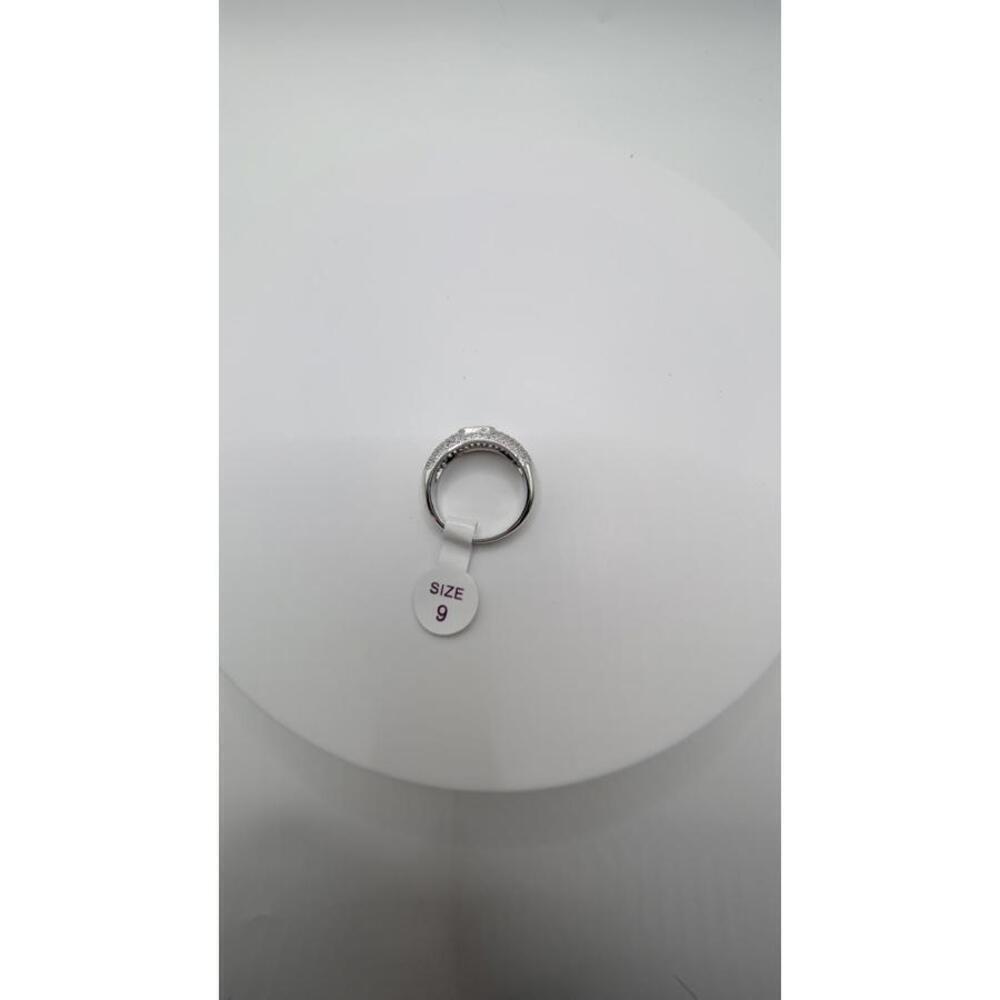 Elegant Silver Ring with Embedded Stones Size 9 - Picture 3 of 7